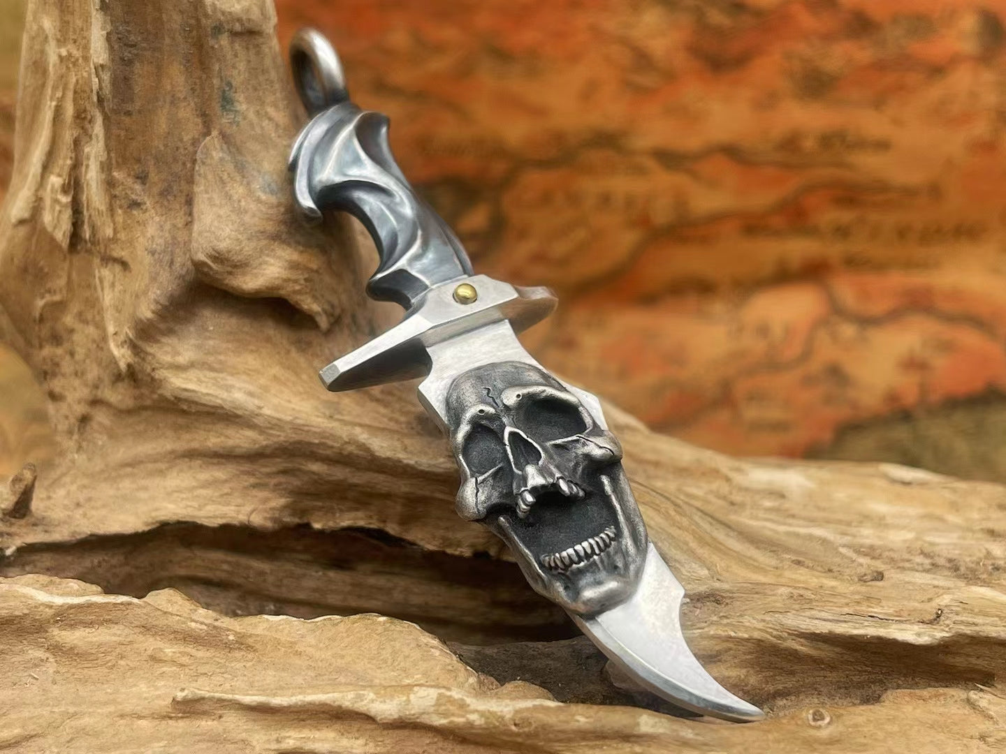 Skull & Sword Silver Pendant (Item No. P0123) Tartaria Onlinestore